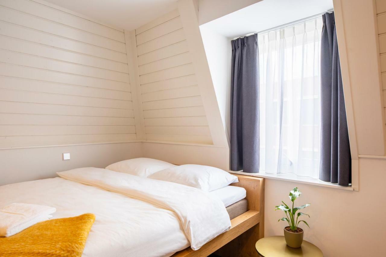 Hotel Bunk