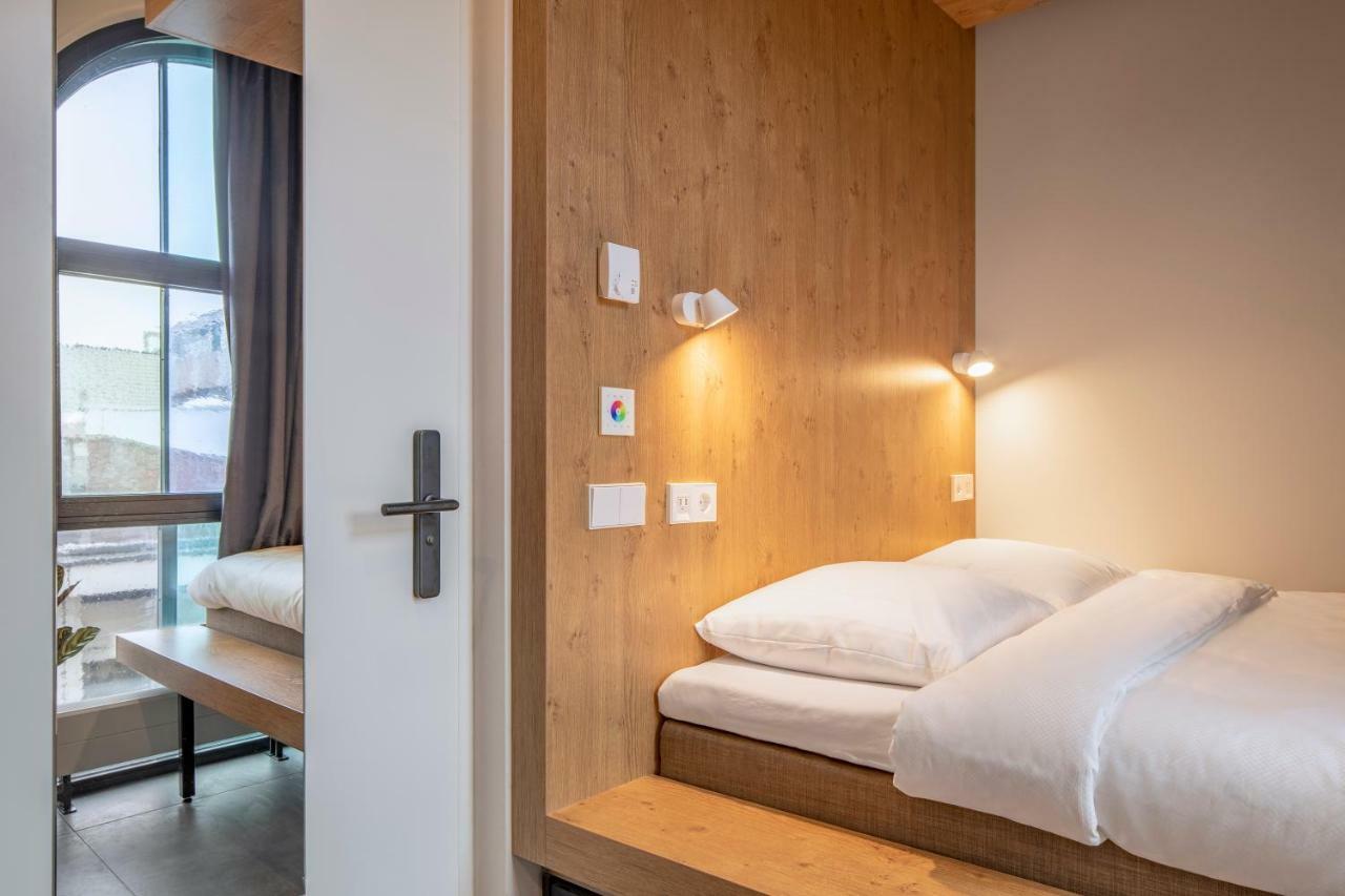 Bunk Hotel