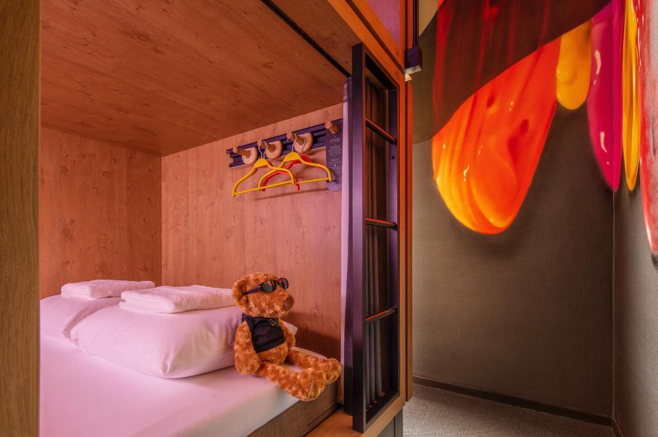 Bunk Hotel 3*
